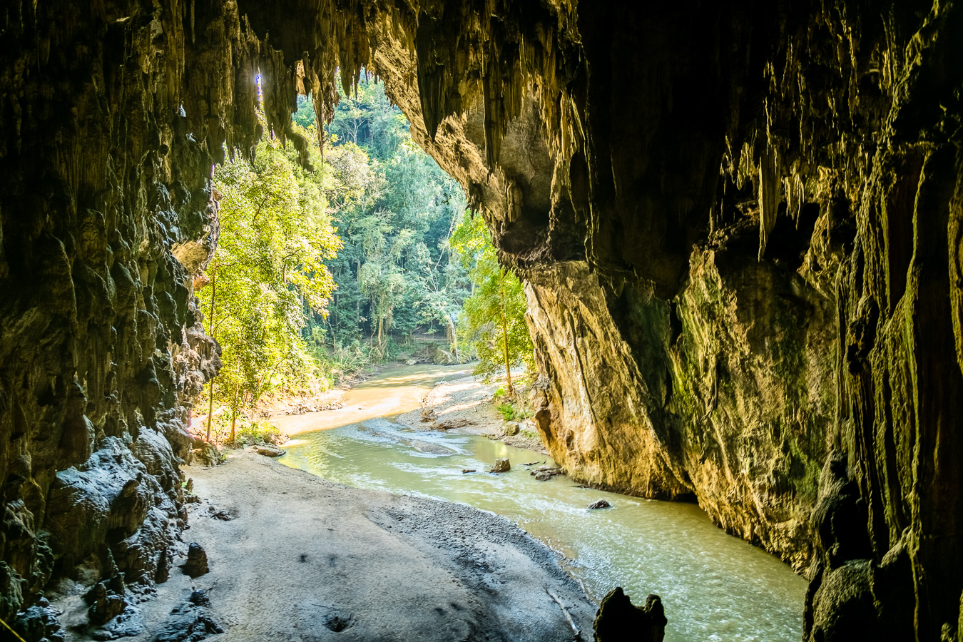 Pai - grottes de Lod