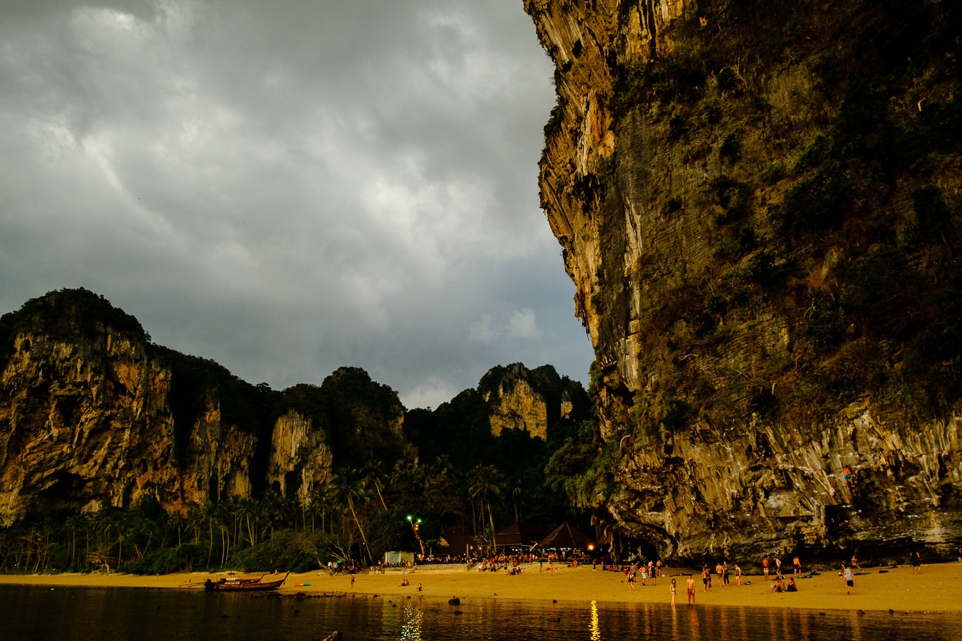 Que faire à Tonsai beach - Tonsai beach en fin de journée