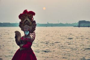 Carnaval de Venise couche de soleil